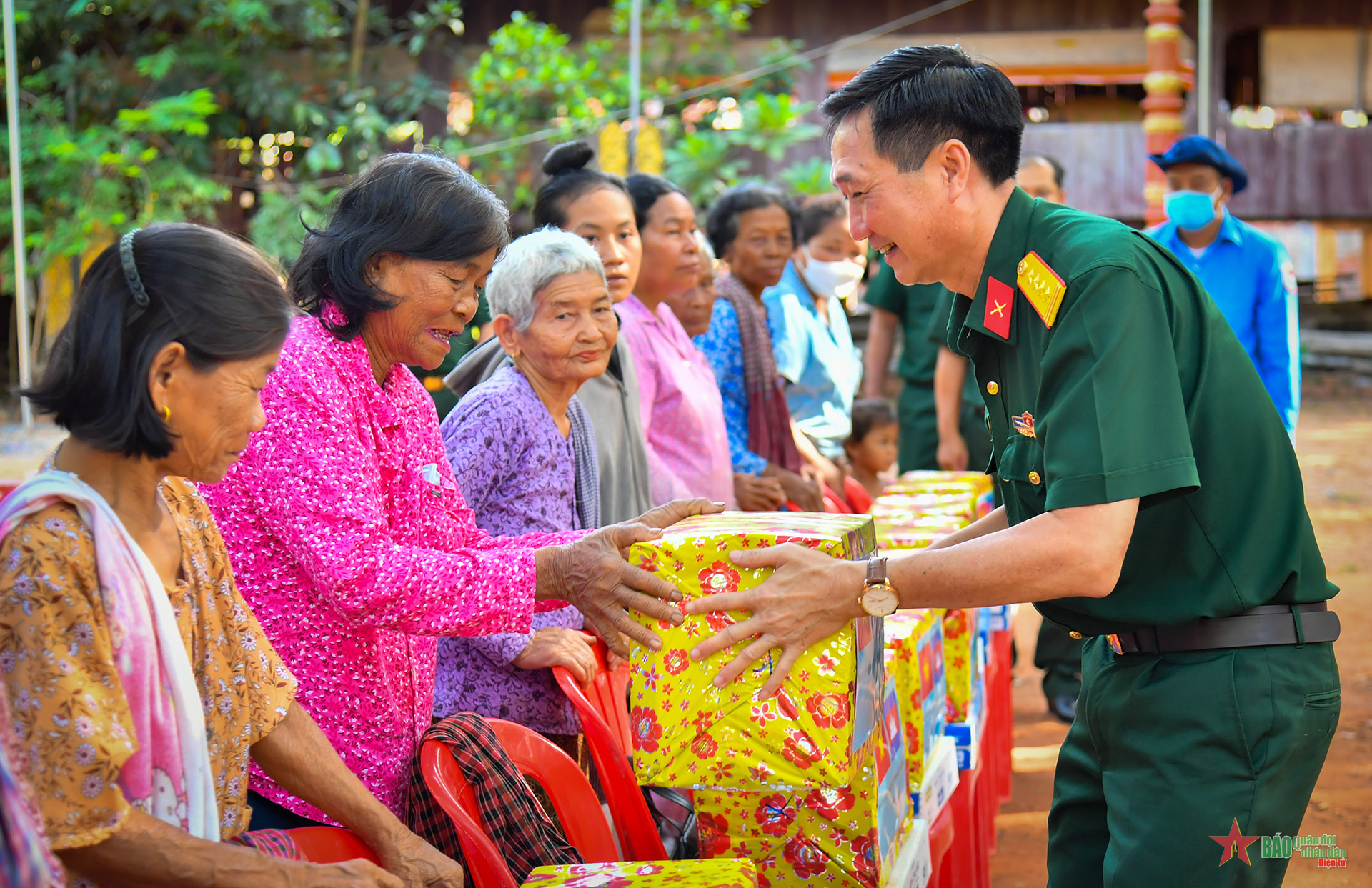 Nghĩa tình người lính Việt Nam trên đất bạn Campuchia